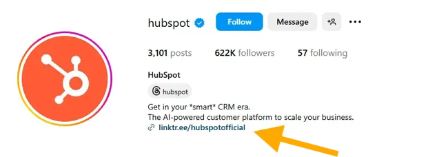 annotated screenshot from hubspot’s instagram shows a link in their instagram bio.